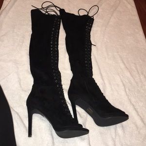 Comfortable lace up thigh high boots! 😍